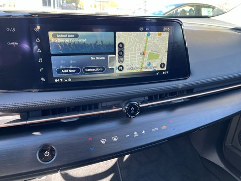 Used 2023 Nissan Ariya AWD image 18