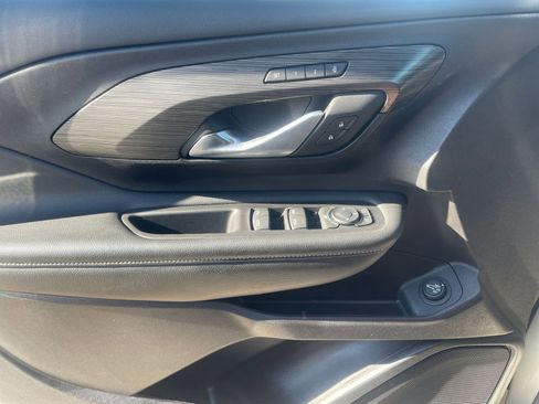 Used 2024 GMC Terrain SLT image 18