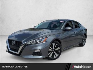 Used 2022 Nissan Altima 2.5 SV FWD video 1