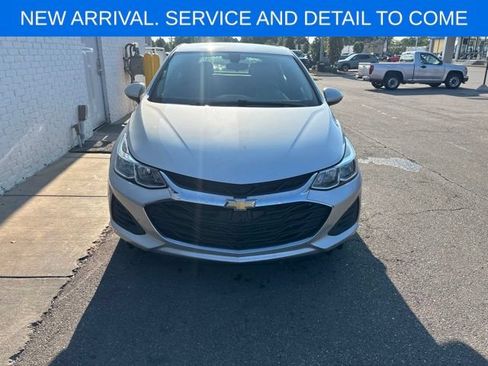 Used 2019 Chevrolet Cruze LS w/ LS Convenience Package FWD image 3