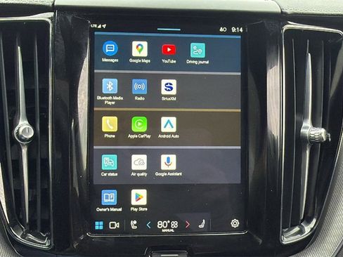 Certified 2024 Volvo XC60 B5 Ultimate w/ Climate Package image 19