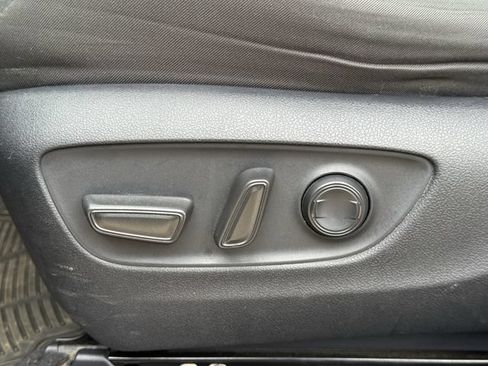 Used 2025 Toyota RAV4 XLE FWD image 27