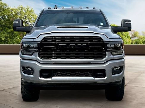 Used 2024 RAM 3500 Limited AWD/4WD image 3