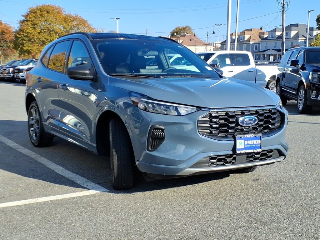 Used 2024 Ford Escape ST-Line w/ Tech Pack #1 AWD/4WD image 4