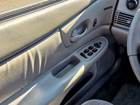 Used 2001 Buick Century Custom w/ Premium Pkg FWD image 23