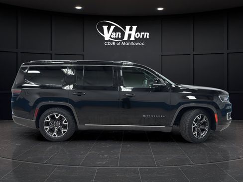 Used 2022 Jeep Wagoneer Series III w/ Premium Group I AWD/4WD image 8