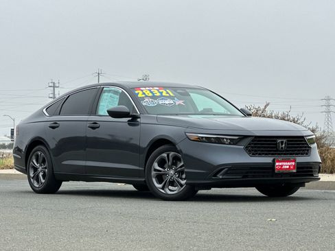 Used 2023 Honda Accord EX image 2