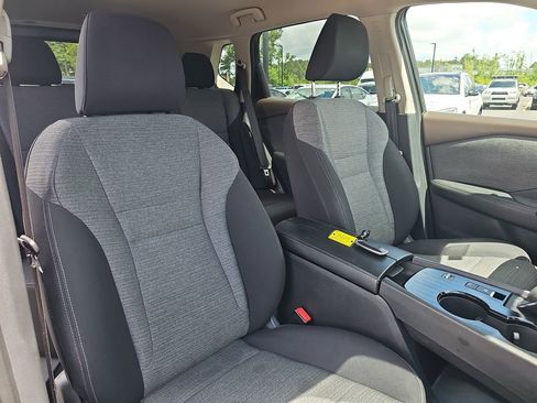 Used 2023 Nissan Rogue SV FWD image 14
