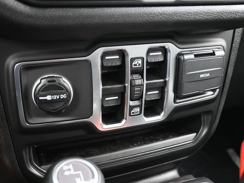 New 2026 Jeep Gladiator Sport image 20