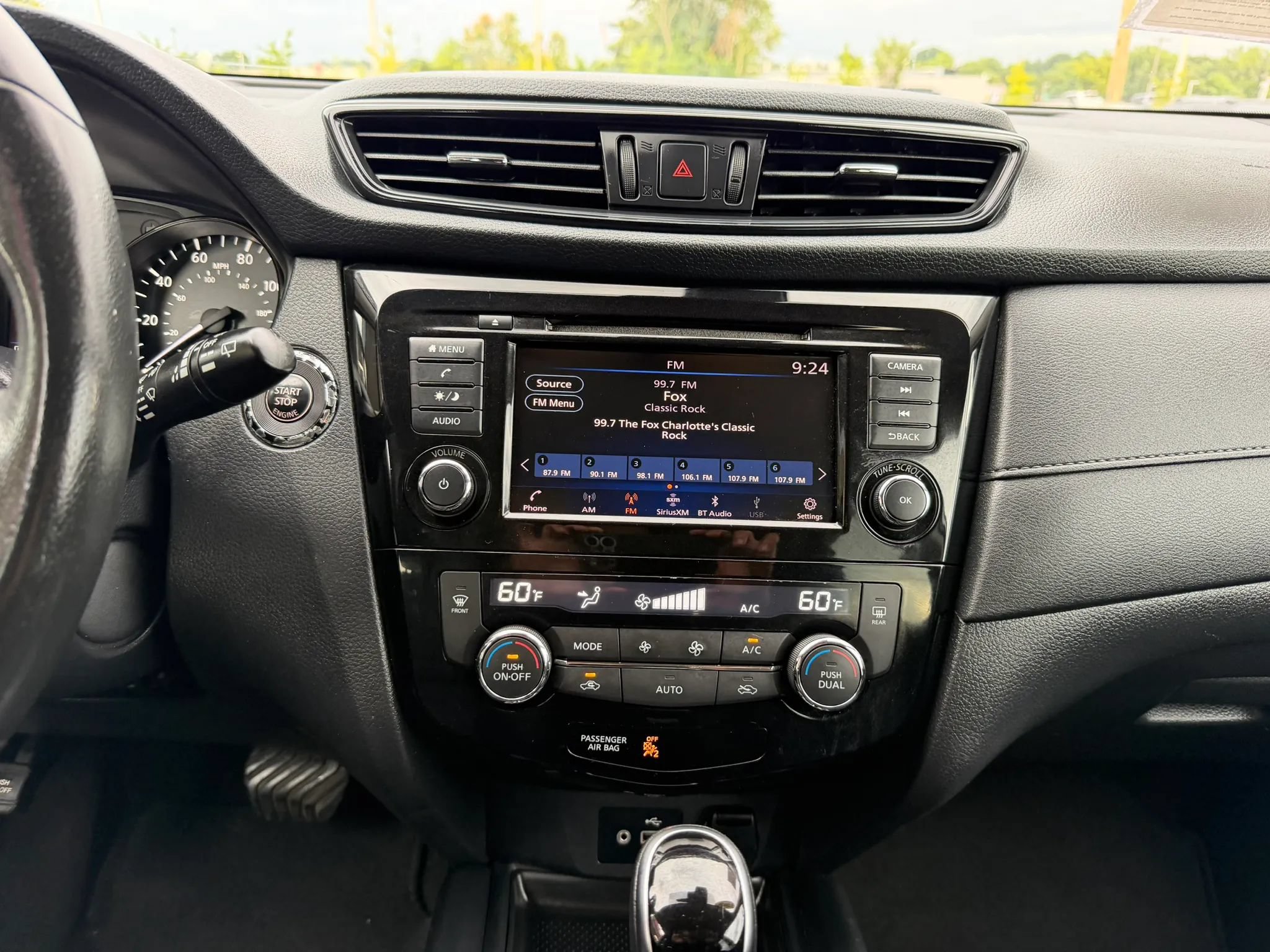 Used 2019 Nissan Rogue SV FWD image 21