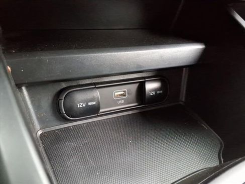 Used 2025 Kia Soul LX FWD image 24