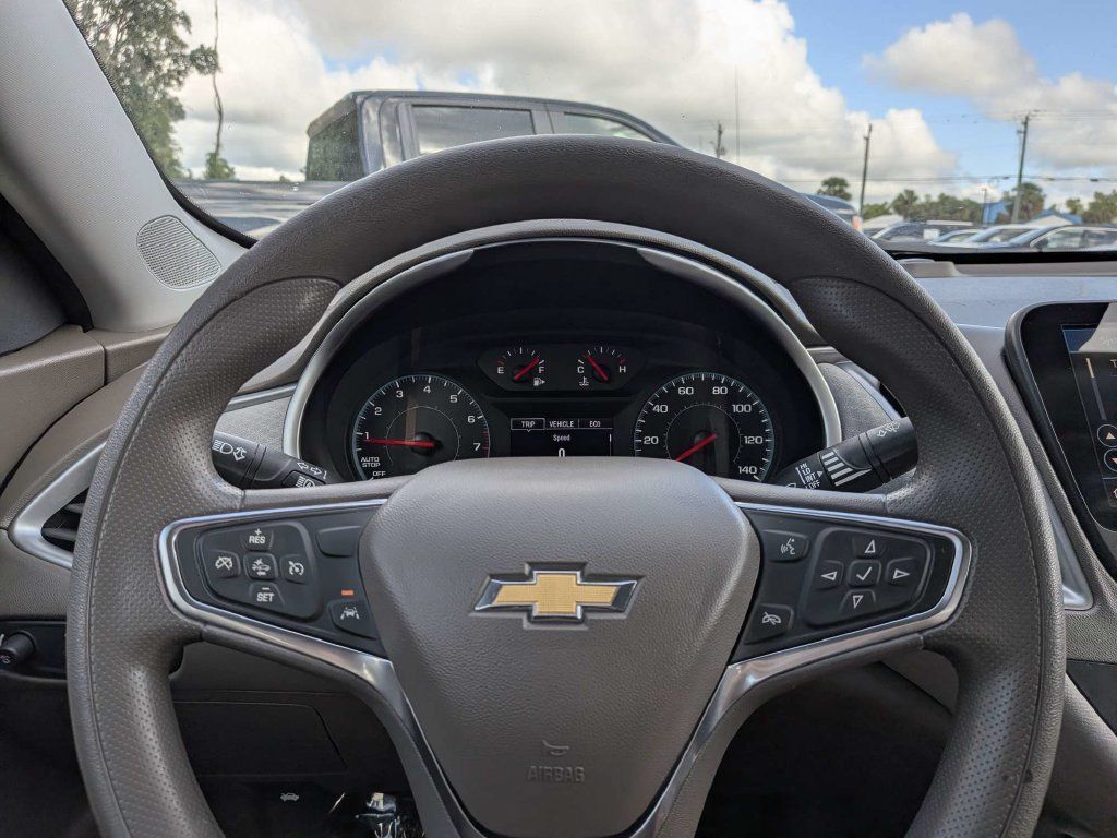 Used 2025 Chevrolet Malibu LT FWD image 19