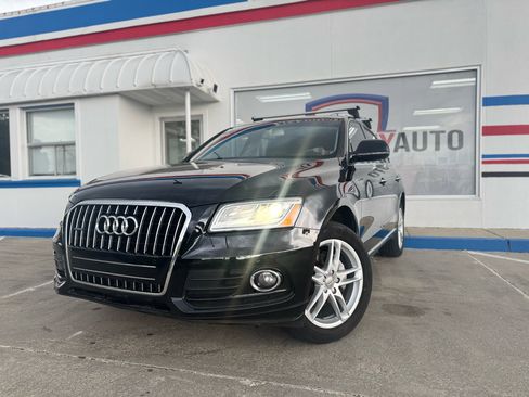 Used 2017 Audi Q5 2.0T Premium Plus w/ Technology Package image 3