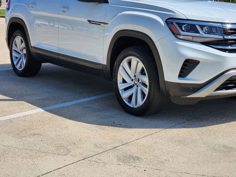 Used 2022 Volkswagen Atlas Cross Sport SE image 11