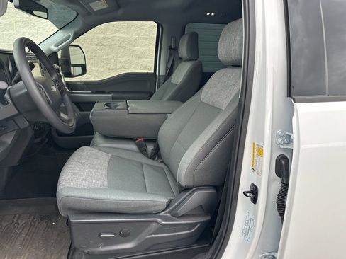 Used 2024 Ford F250 XLT w/ XLT Premium Package image 12