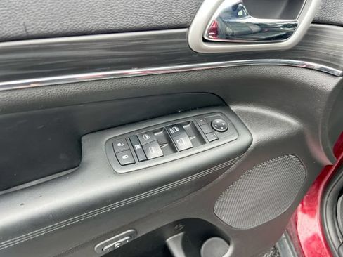 Used 2019 Jeep Grand Cherokee Limited w/ Trailer Tow Group IV AWD/4WD image 24
