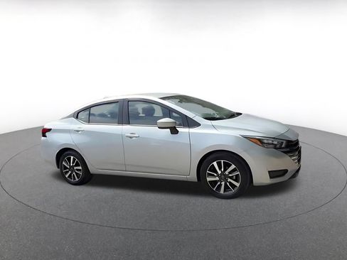 Used 2025 Nissan Versa SV FWD image 2