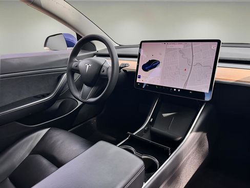 Used 2020 Tesla Model 3 Long Range image 10