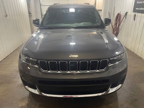 New 2025 Jeep Grand Cherokee L Limited image 3