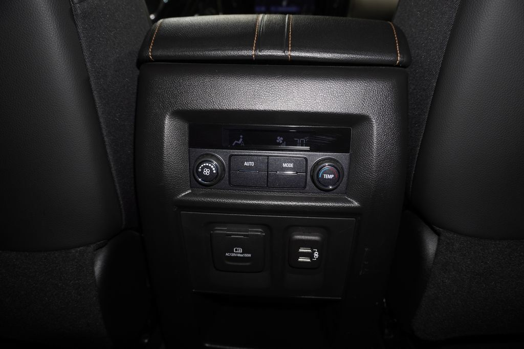 Used 2020 Chevrolet Traverse RS FWD image 17