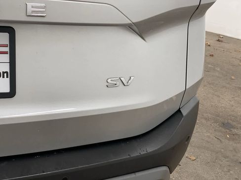 Used 2023 Nissan Rogue SV image 10