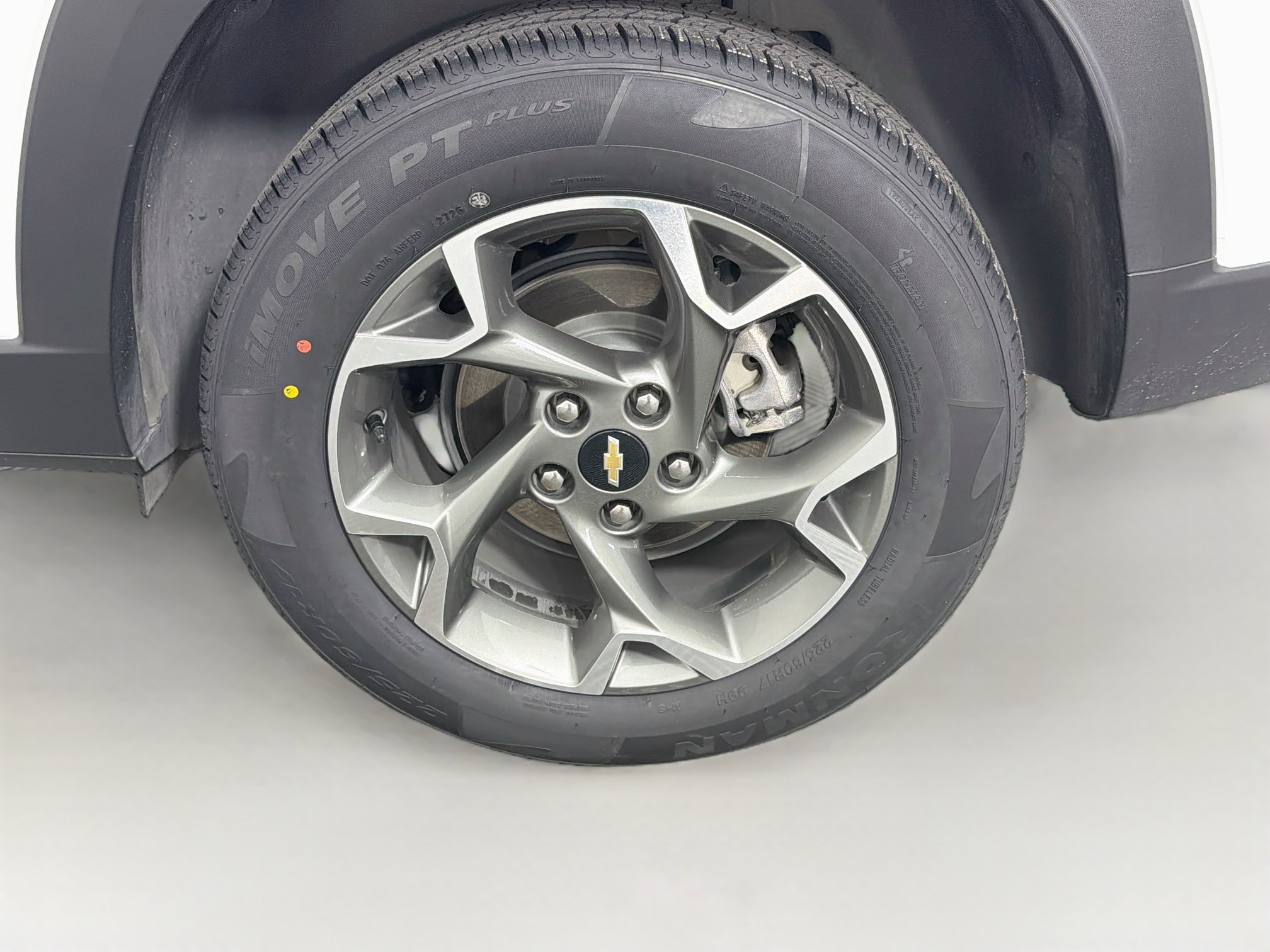 Used 2025 Chevrolet Trax LT FWD image 11
