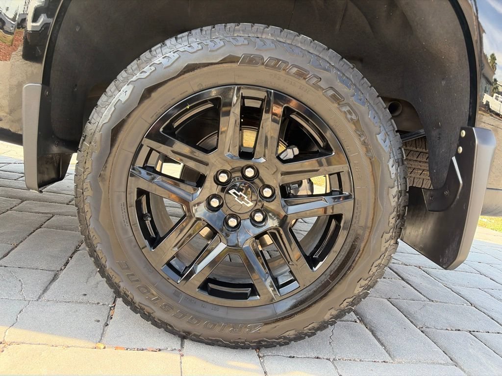 Used 2026 Chevrolet Silverado 1500 Custom w/ Turbomax Blackout Package RWD image 17