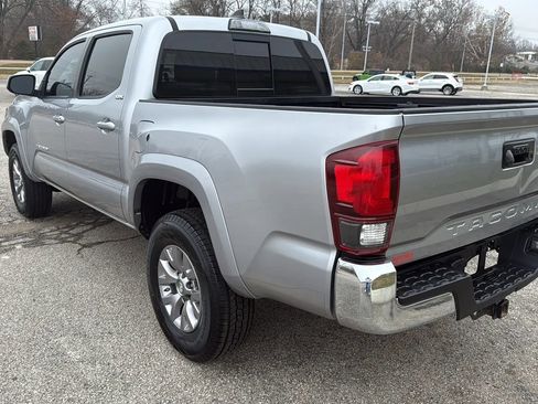 Used 2018 Toyota Tacoma SR5 image 8