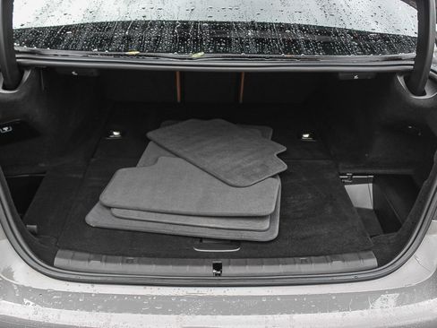 Used 2022 BMW 530e w/ Premium Package image 26