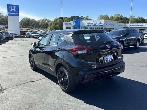 Used 2021 Nissan Kicks S image 23