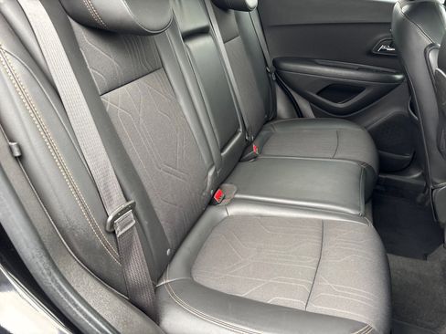 Used 2019 Chevrolet Trax LT w/ LT Convenience Package AWD/4WD image 20