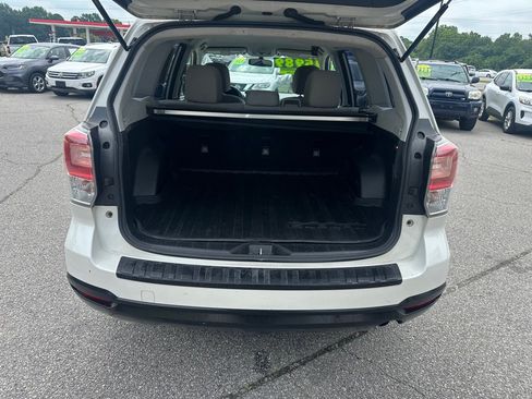 Used 2018 Subaru Forester 2.5i w/ Alloy Wheel Package AWD/4WD image 10