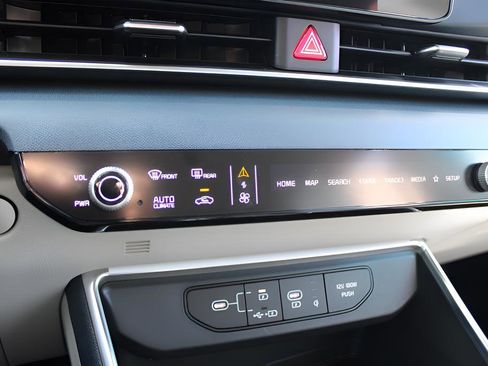 New 2026 Kia Carnival EX image 10