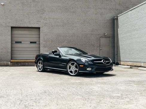 Used 2011 Mercedes-Benz SL 550 image 18