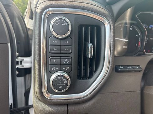 Used 2023 GMC Sierra 2500 Denali w/ Technology Package AWD/4WD image 12