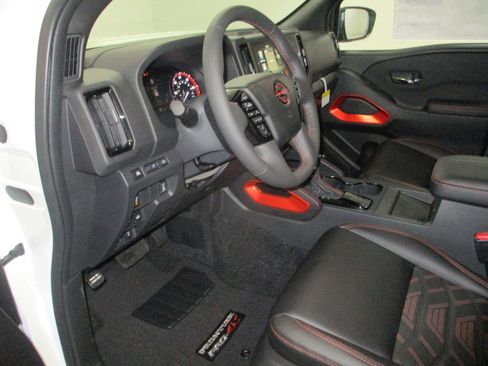 New 2025 Nissan Frontier PRO-4X w/ Pro Premium Package AWD/4WD image 19