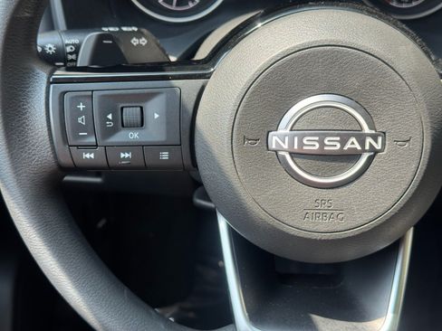 Used 2022 Nissan Rogue SV FWD image 19