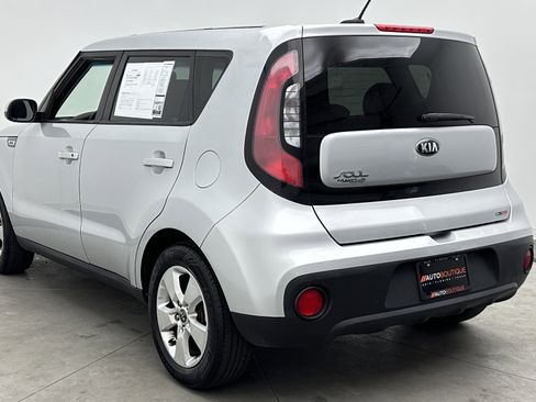 Used 2017 Kia Soul FWD image 4