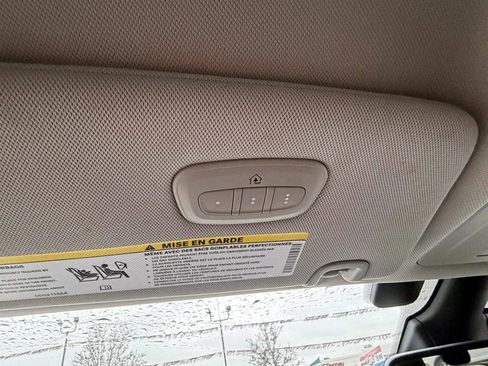 Used 2022 Chrysler Pacifica Touring-L image 29