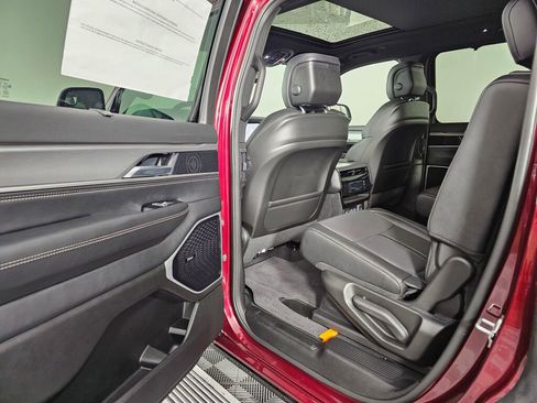 New 2026 Jeep Grand Wagoneer Limited image 34