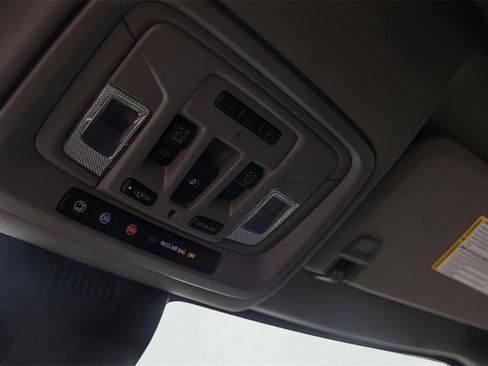 Used 2024 GMC Sierra 3500 Denali w/ Denali Reserve Package image 23