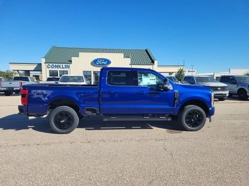 New 2026 Ford F250 Lariat w/ Black Appearance Package image 27