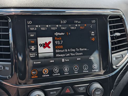 Used 2021 Jeep Grand Cherokee Laredo X AWD/4WD image 22
