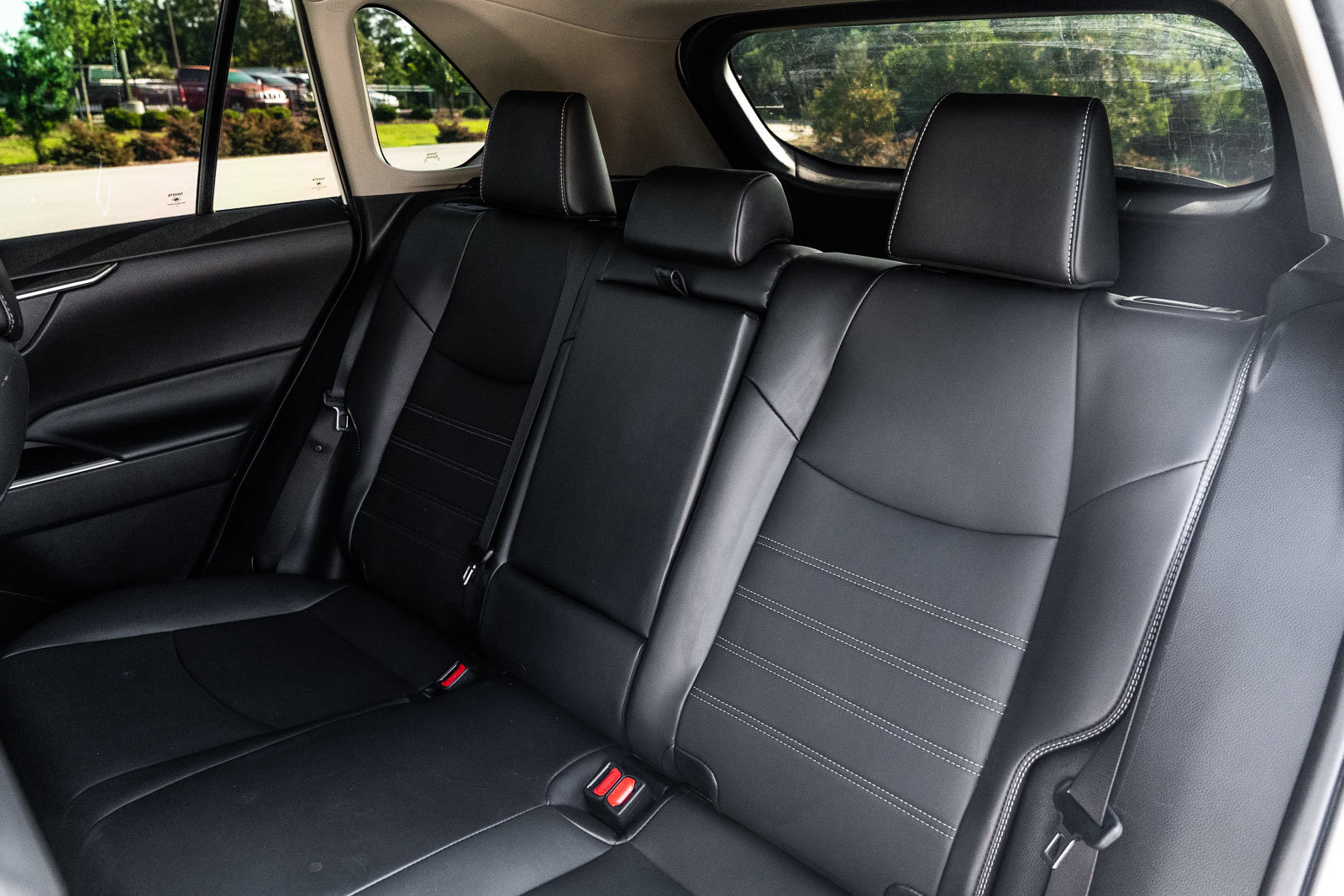 Used 2022 Toyota RAV4 XLE Premium FWD image 18