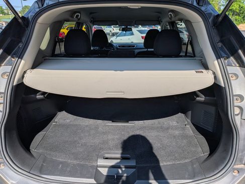 Used 2014 Nissan Rogue SV AWD/4WD image 21