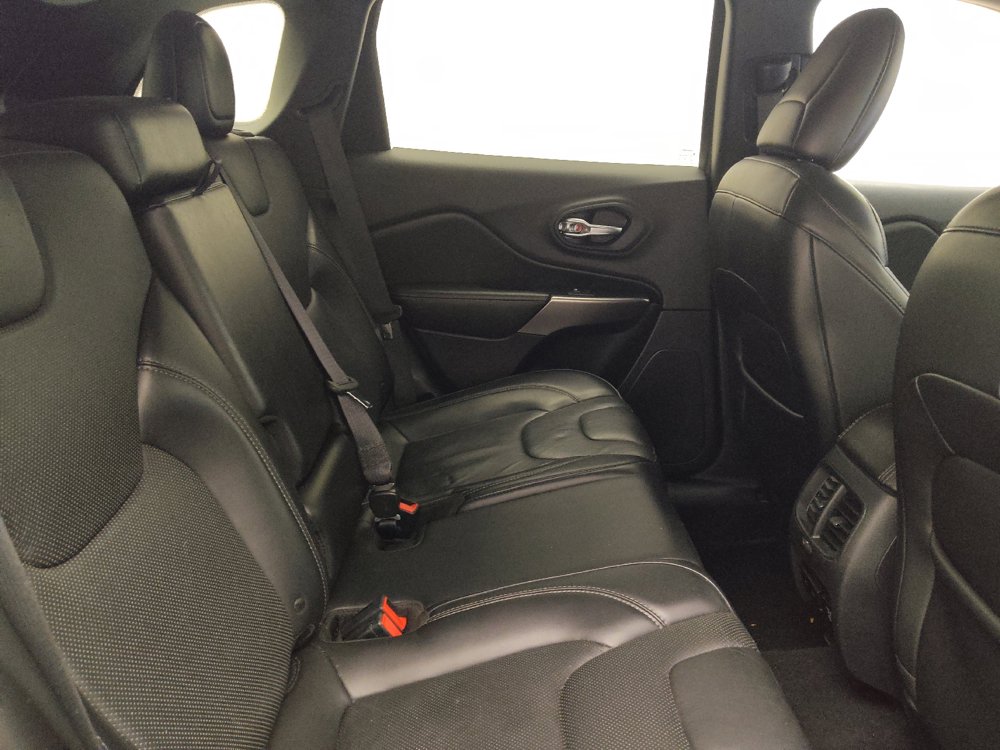 Used 2019 Jeep Cherokee Limited AWD/4WD image 19