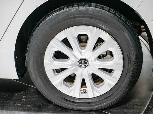 Certified 2021 Toyota Prius L Eco image 10