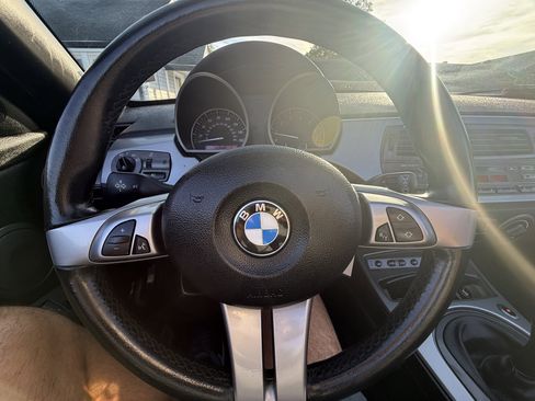 Used 2004 BMW Z4 2.5i RWD image 31