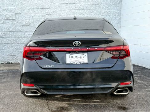 Used 2019 Toyota Avalon XLE image 7