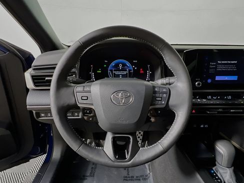 Used 2025 Toyota Camry SE w/ Convenience Package FWD image 18